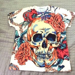 Skull tshirt. Vibrant colors! Size M